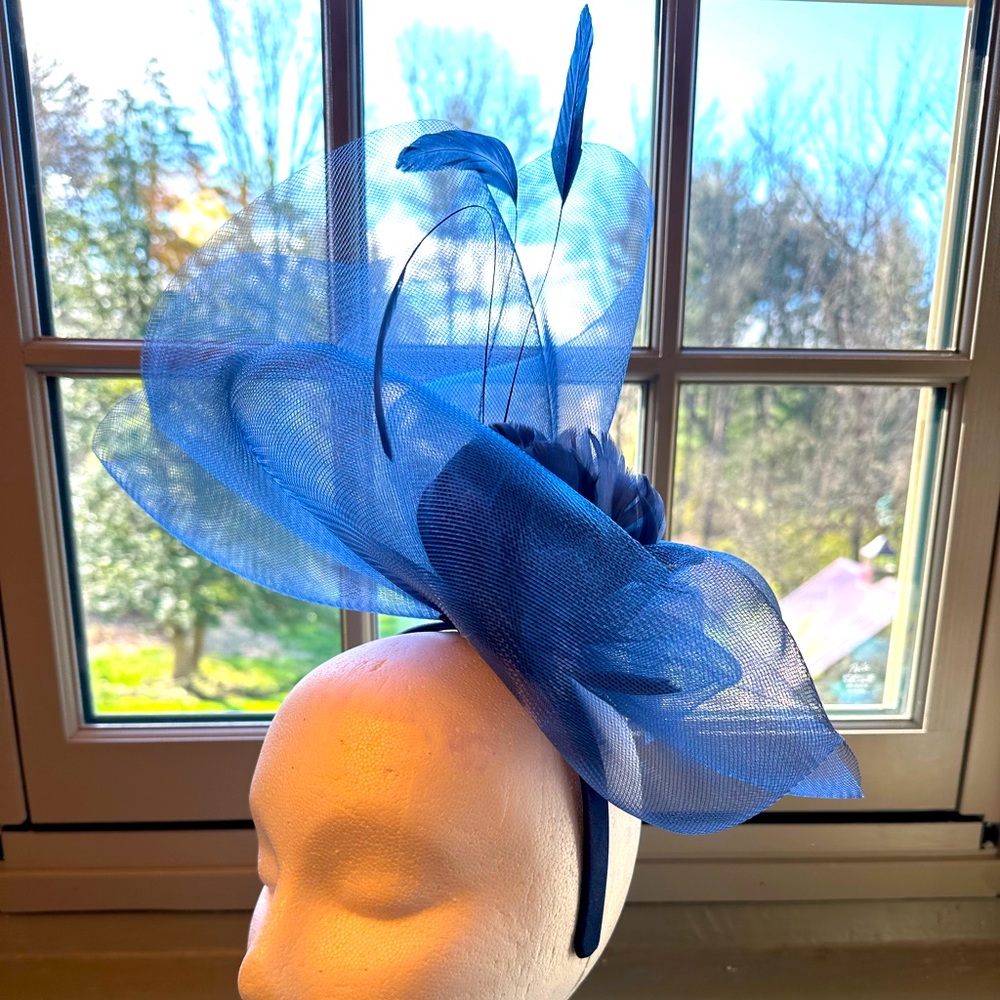 Gorgeous Derby-ready fascinator with feathers